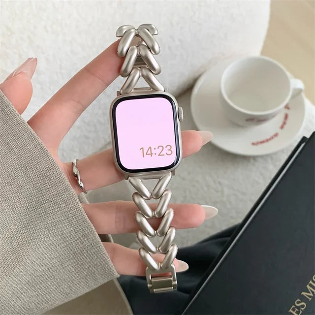 Luxury Love Heart Metal Strap For Apple Watch Band Ultra 44mm 45mm 41mm 40mm 49 Women Bracelet For iWatch Series 9 8 7 6 SE 5 3