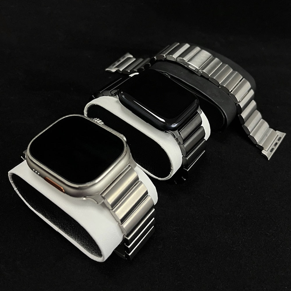 Uniq | Strova Stainless Steel Band for Apple Watch 49/45/44/42mm / Silver