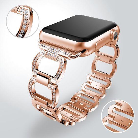 Apple Watch Series 5 rose gold comes store with accessories