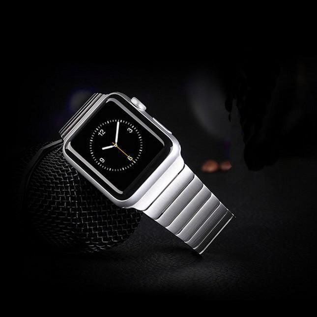 Apple Silver / 42mm / 44mm Apple Watch Band 6 5 4 Luxury Steel Minimal Band with Butterfly Buckle