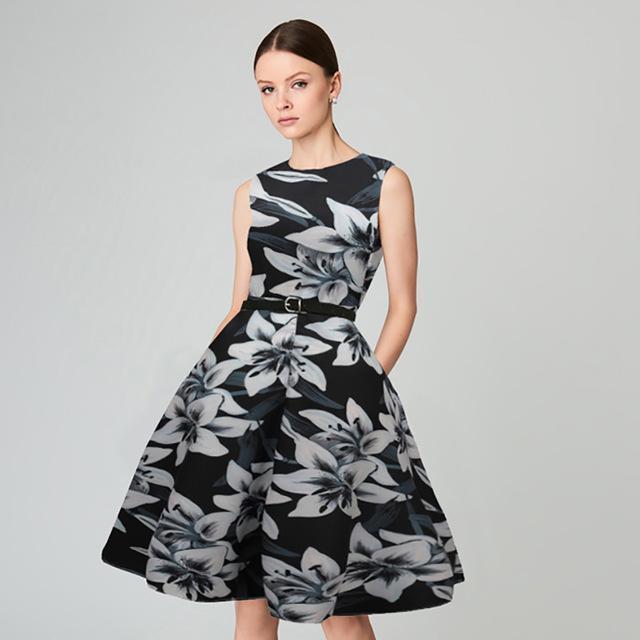 Clothing 13 / S (US 8-10) Plus Size - Vintage Elegant  Sleeveless Dress (US 8-16W)