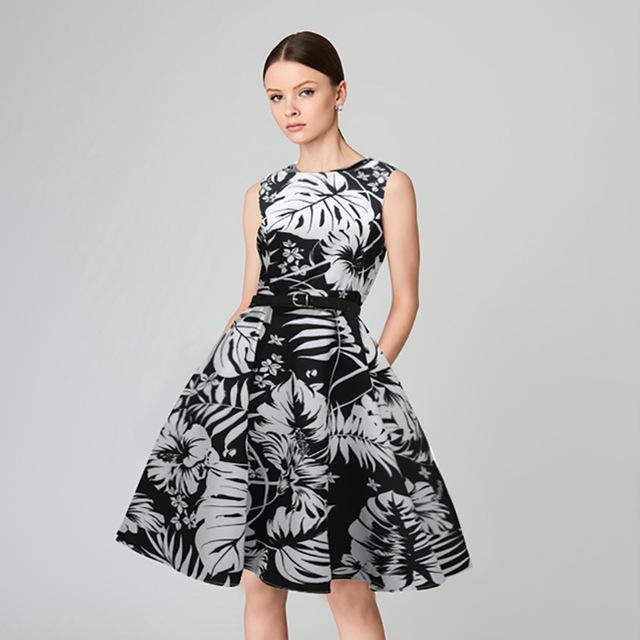 Clothing 20 / S (US 8-10) Plus Size - Vintage Elegant  Sleeveless Dress (US 8-16W)