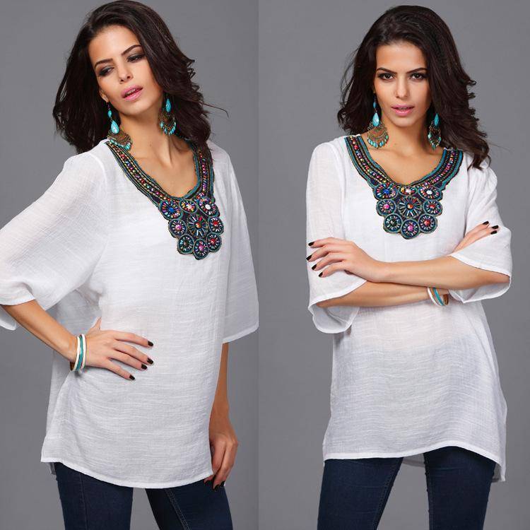 clothing Plus Size - Floral Embroidery Loose Blouse (US 16-24)