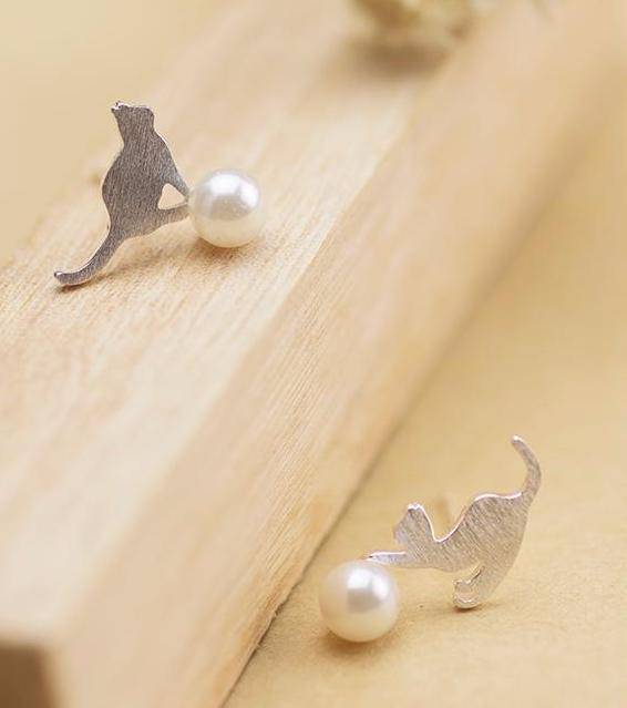 925 sterling silver, imitation pearl cat animal earrings statement earrings for Women