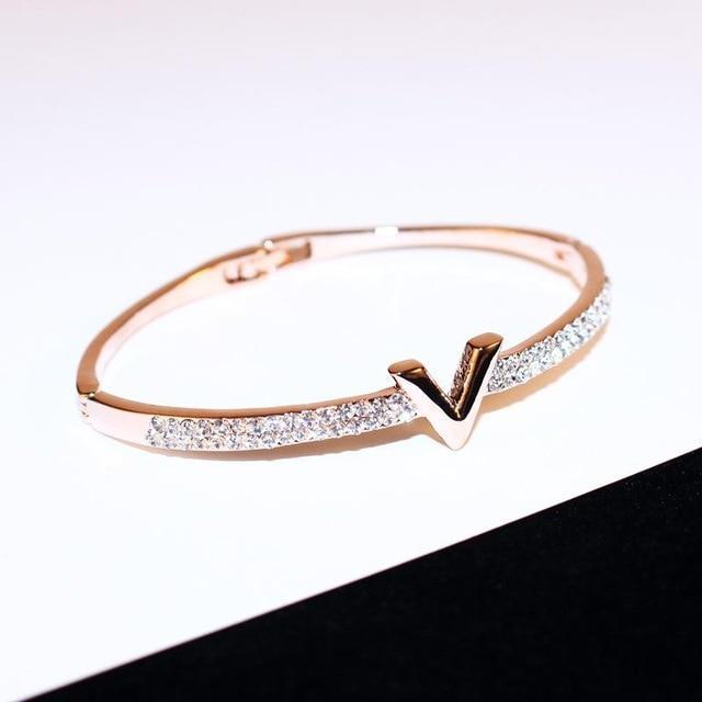 Jewelry rose gold V Letter Design Best Zircon Rose Gold And White Simple Jewelry Bracelets & Bangle For Women And Girls