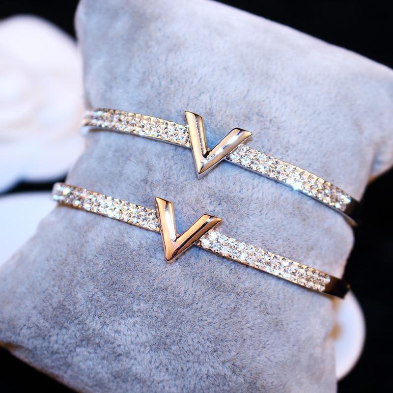 Gold Initial V Letter Bracelet Shape Minimalistic Classic -  Denmark