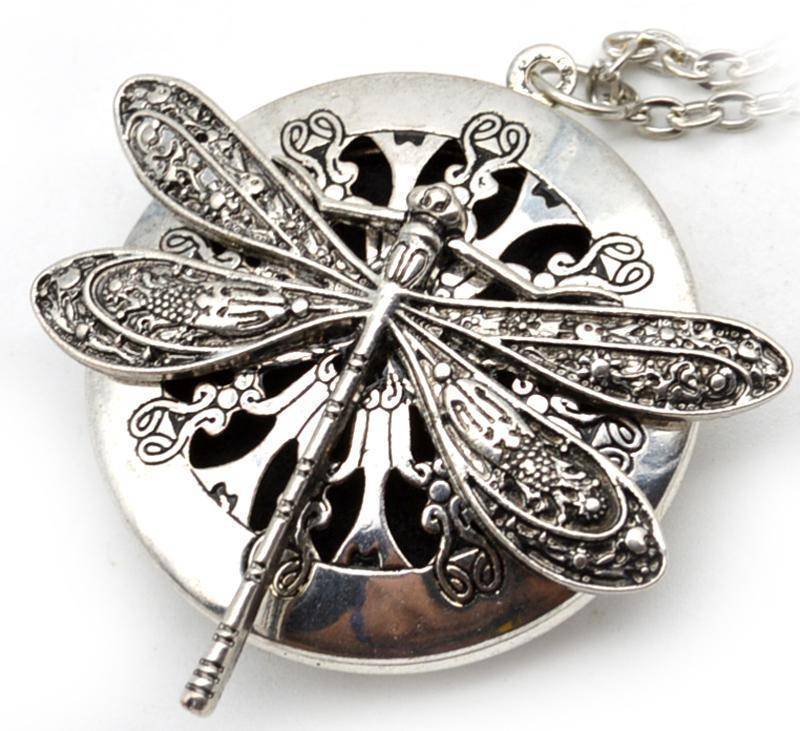 1pcs Aromatherapy Essential Oil Diffuser Ethnic Dragonfly Lockets