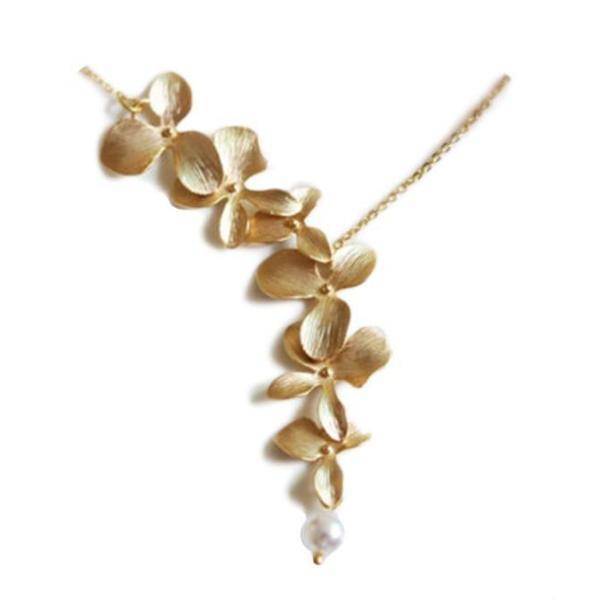Necklaces Gold Orchid Flower Pendant Gold / Silver