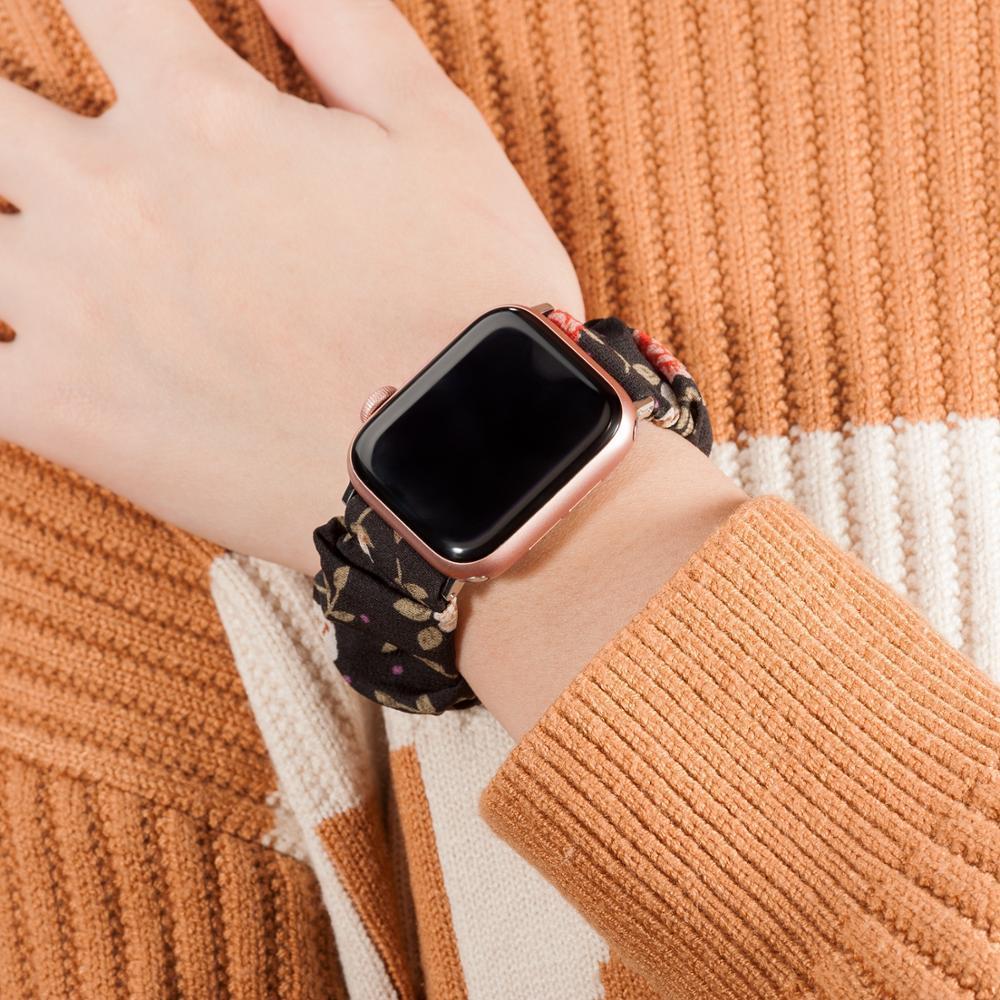 LOOK! Apple Watch Series 2 store 38 mm Rose Gold with scrunchie band